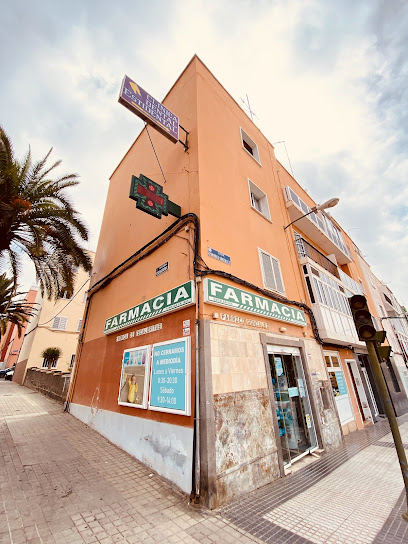 FARMACIA ESCALERITAS LEÓN Lcda. María Lorena León Luis