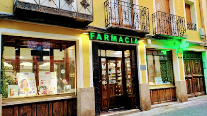 Farmacia Platerías (Ldo. Juan Medina Gallego)